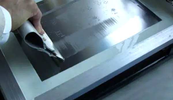 SMT鋼網清洗常見的三種方法